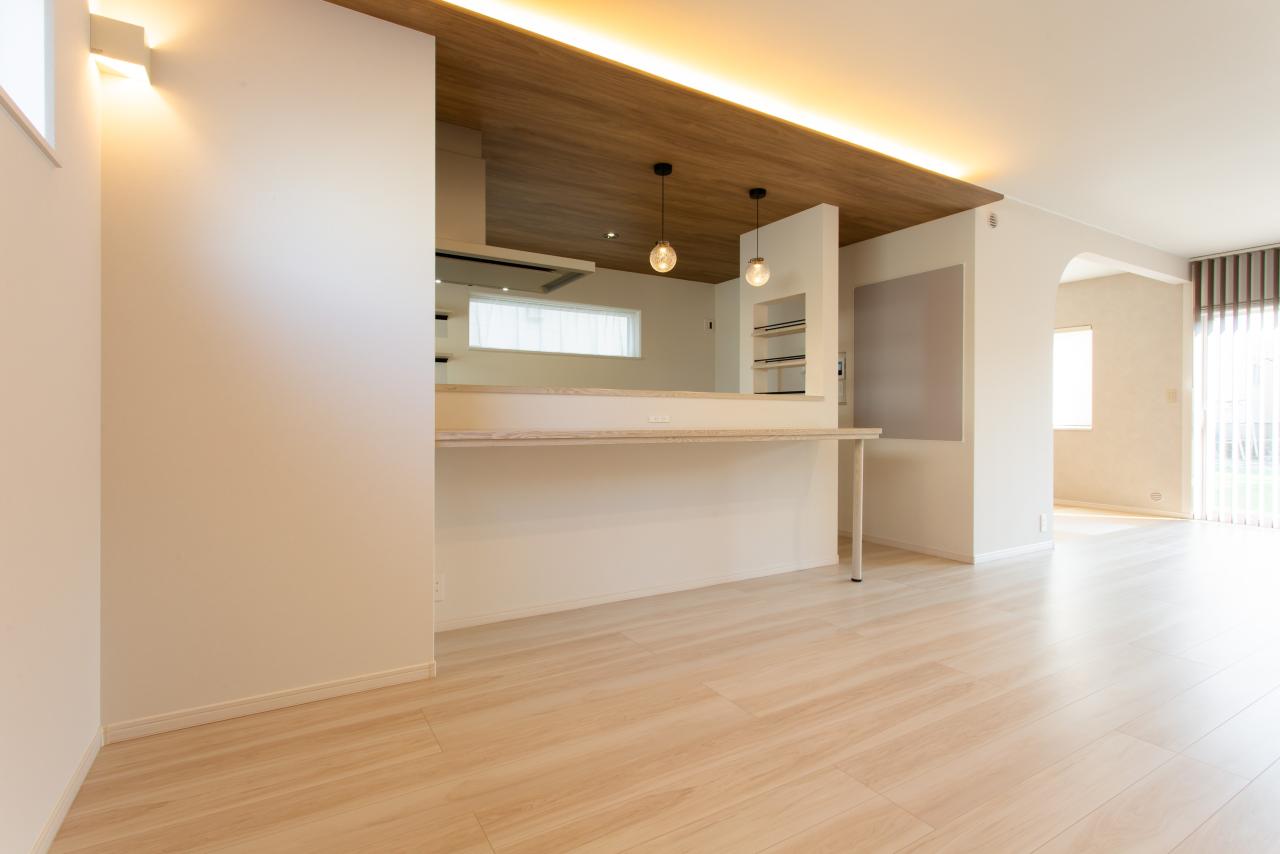 ダイニング、キッチン