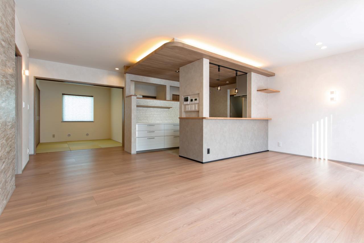 リビング、ダイニング、キッチン